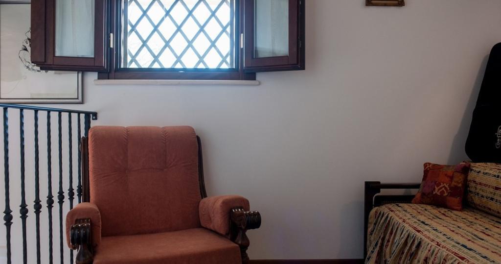 Villa Anna Savini Casa Vacanze Atri Oda fotoğraf